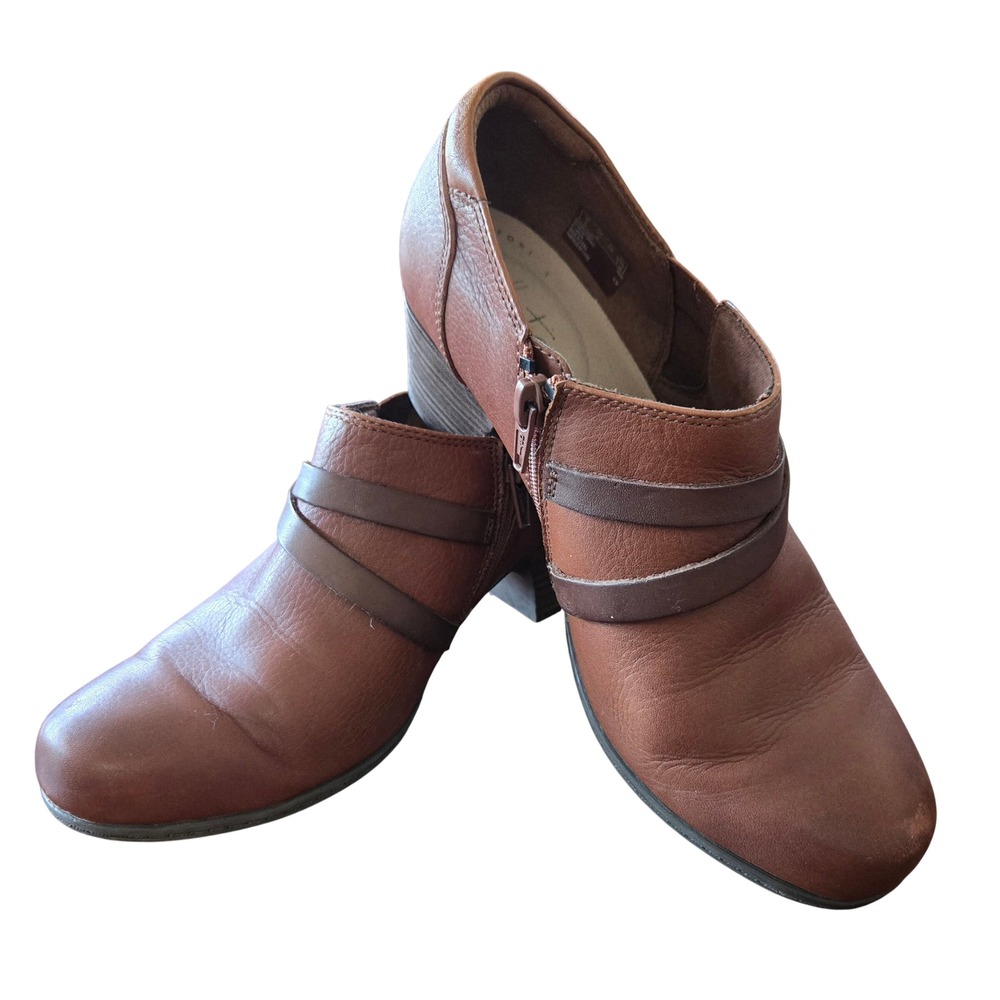 Clarks Collection Chic Brown Leather Ankle Booties Block Heel Side Zip Women 7.5
